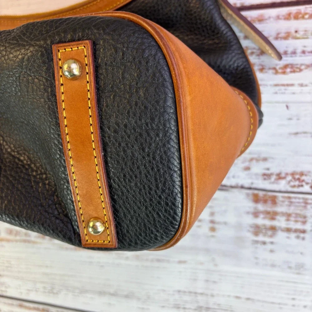 Vintage Dooney & Bourke Hobo Bag Med Black Tan Pebbled Leather Preppy Timeless